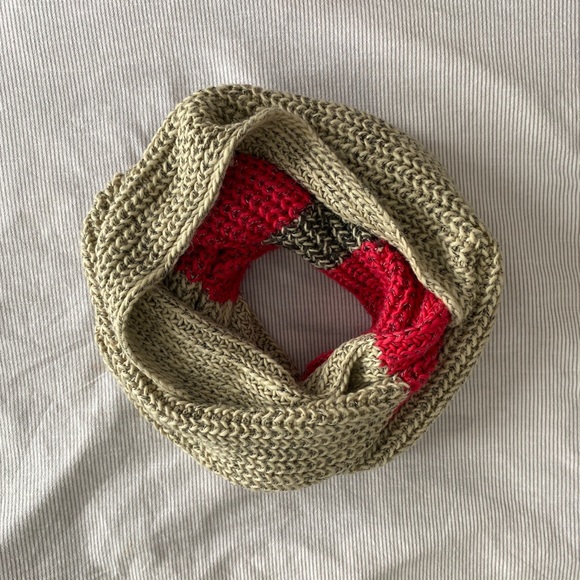 Roots Accessories - Roots Colour-Block Chunky Knit Infinity Scarf